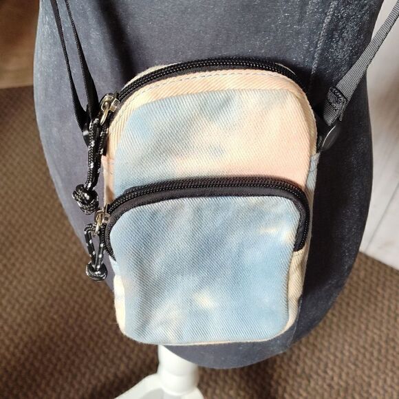 Forever 21 adjustable mini crossbody purse NWOT - Picture 4 of 13